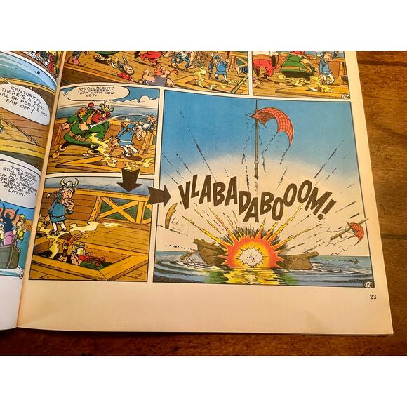 2 Dif. Asterix Softcover Books + 1 Designing Colors Color Book Lot of 3 Books - Picture 11 of 16